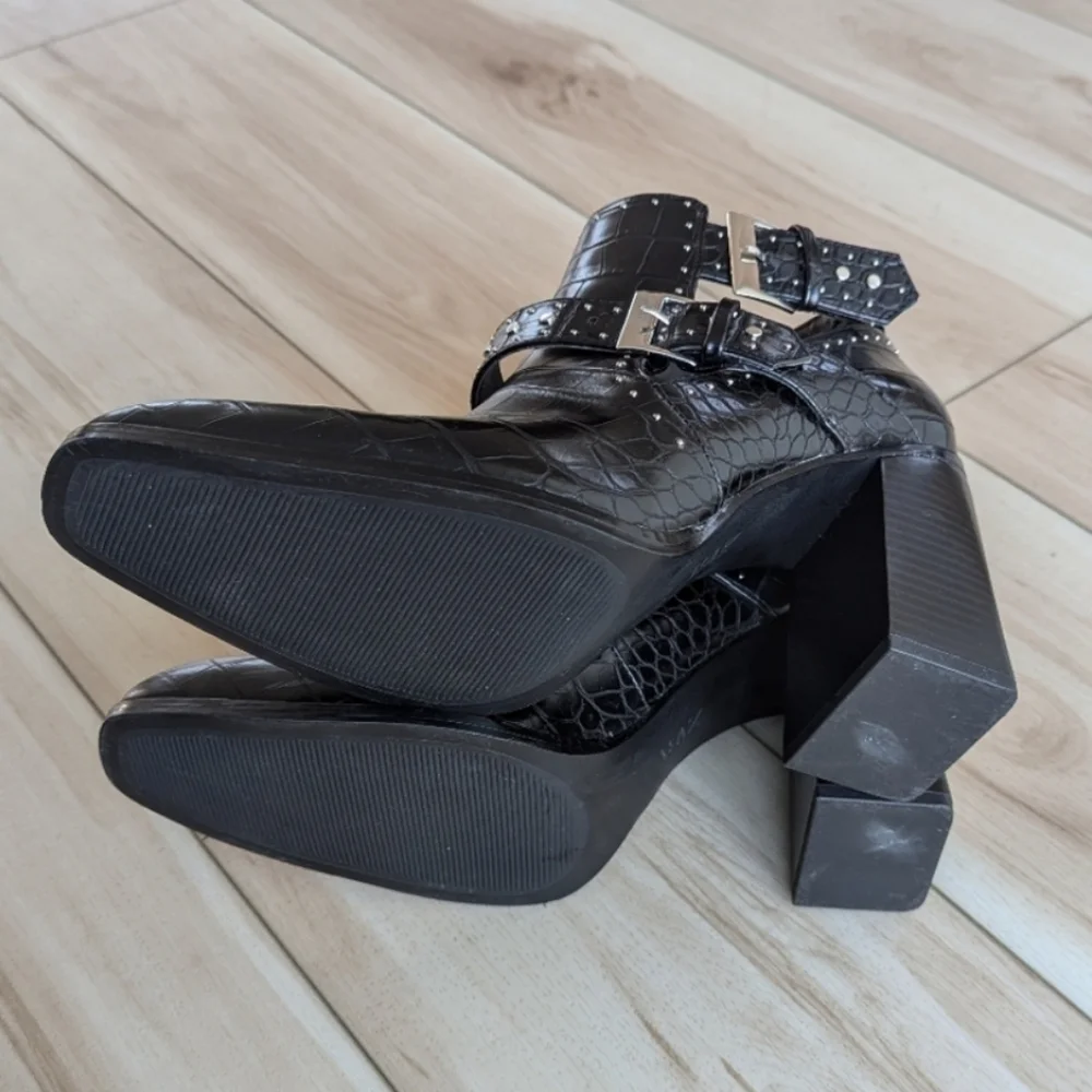 Zara studded ankle boots animal printembossed cut out chunky heel